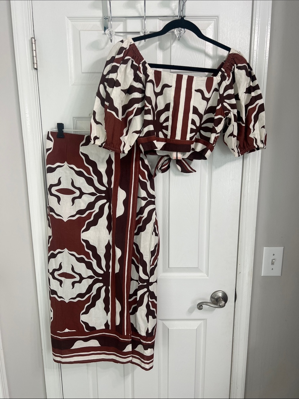 NWT \ West Of Two-Piece Cropped Top & Maxi Skirt Set in Rust and Cream, Size S